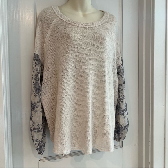 Blu-Pepper Crochet Knit Sweater with Flowing Sleeves NWOT - Picture 2 of 7